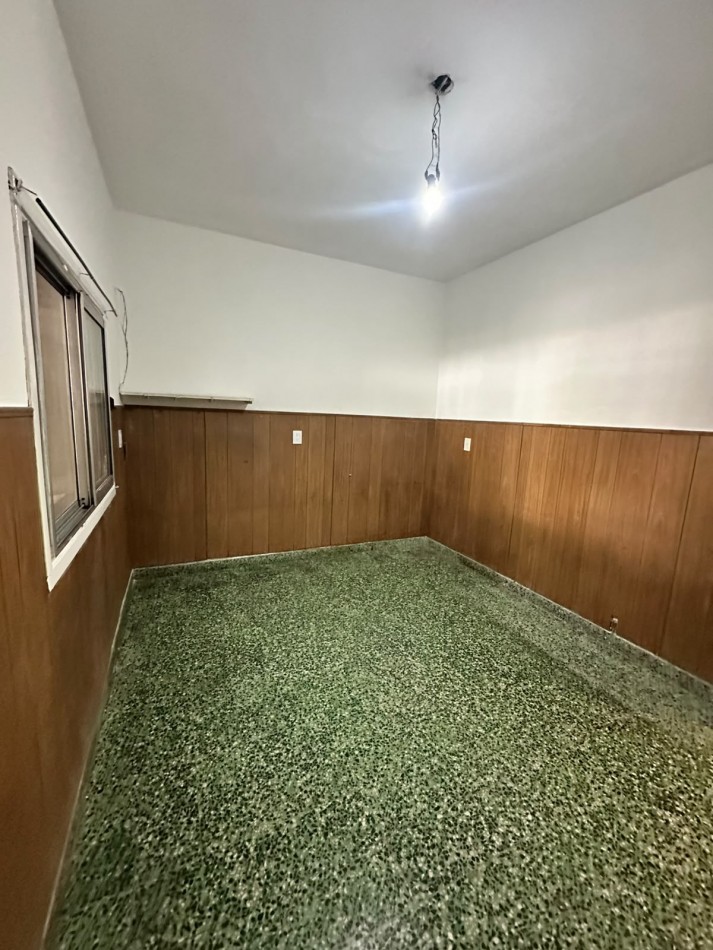 Departamento Interno Por Pasillo 2 Amb. con Patio Compartido en Alquiler - Moreno 2300 - Lanus oeste