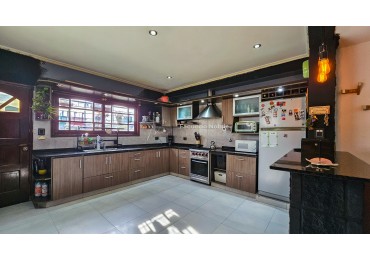 U$S 72.000 - APTO CREDITO - Dto. de 3 ambientes de 95 m2 patio y balcon