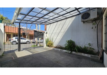 DUPLEX DE 3 AMB. CON COCHERA y PATIO - Padilla 300 - Gerli