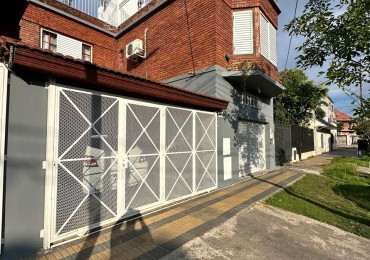 Dpto INTERNO DE UN AMB. y MEDIO C/PATIO - MORENO 2300 - (ZONA COTO AV. RIVADAVIA) 