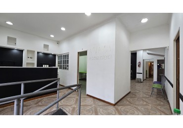 **$1.800.000.-** x mes - Local en alquiler - 5 Consultorios (medicos y/o estetica) en Lanus Oeste