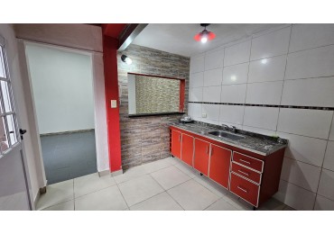 **$490.000 x mes** - Dto. de 2 amb. c/patio. S/Expensas - Resistencia la 700