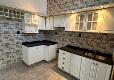 **$450.000.-** ALQUILER PH INTERNO DOS AMB. S/EXPENSAS C/ PATIO - SERVICIOS COMPARTIDOS - SANTIAGO DEL ESTERO 1500 - LANUS OESTE