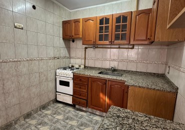 **u$s 53.000.-** PH 3 AMB. INTERNO CON PATIO 67m2 TOTALES - Av. Intendente Quindimil 1100, Esq. Av. San Martin - Lanus 