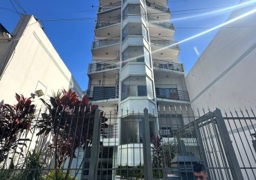 **$550.000.-** - Dpto. 2 Amb. en ALQUILER - Av- Hipolito Yrigoyen al 6300.- Remedios de Escalada